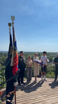 Ob dnevu državnosti na Grajskem hribu zaplapolala velika slovenska zastava